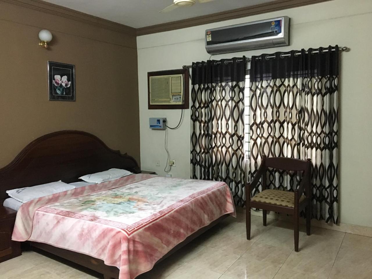 Hotel Royal Wings Nedumbassery Kültér fotó