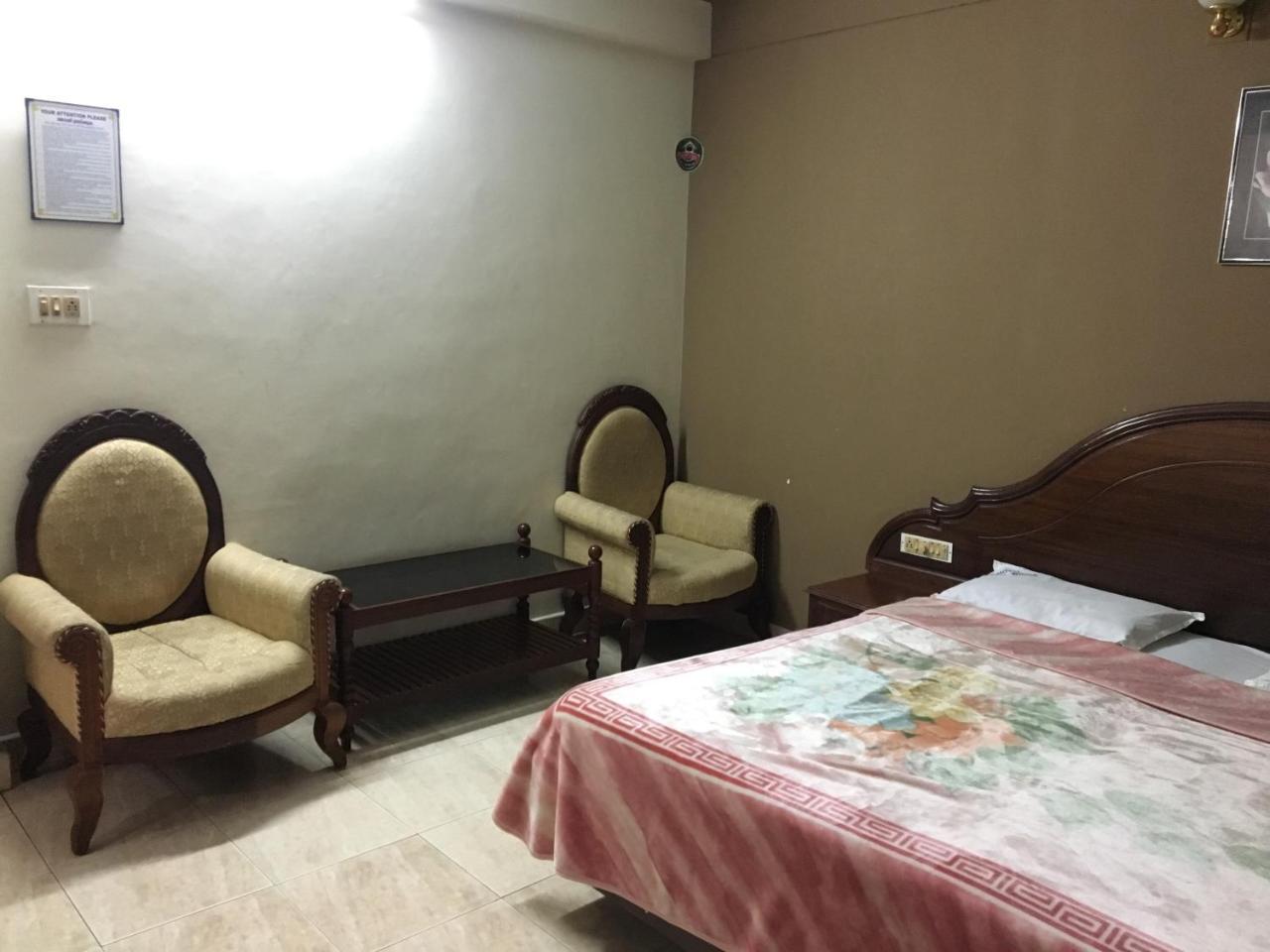 Hotel Royal Wings Nedumbassery Kültér fotó